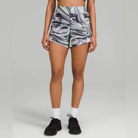 lululemon athletica Pants - Lululemon Hotty Hot High-Rise Short 4" *Special Edition